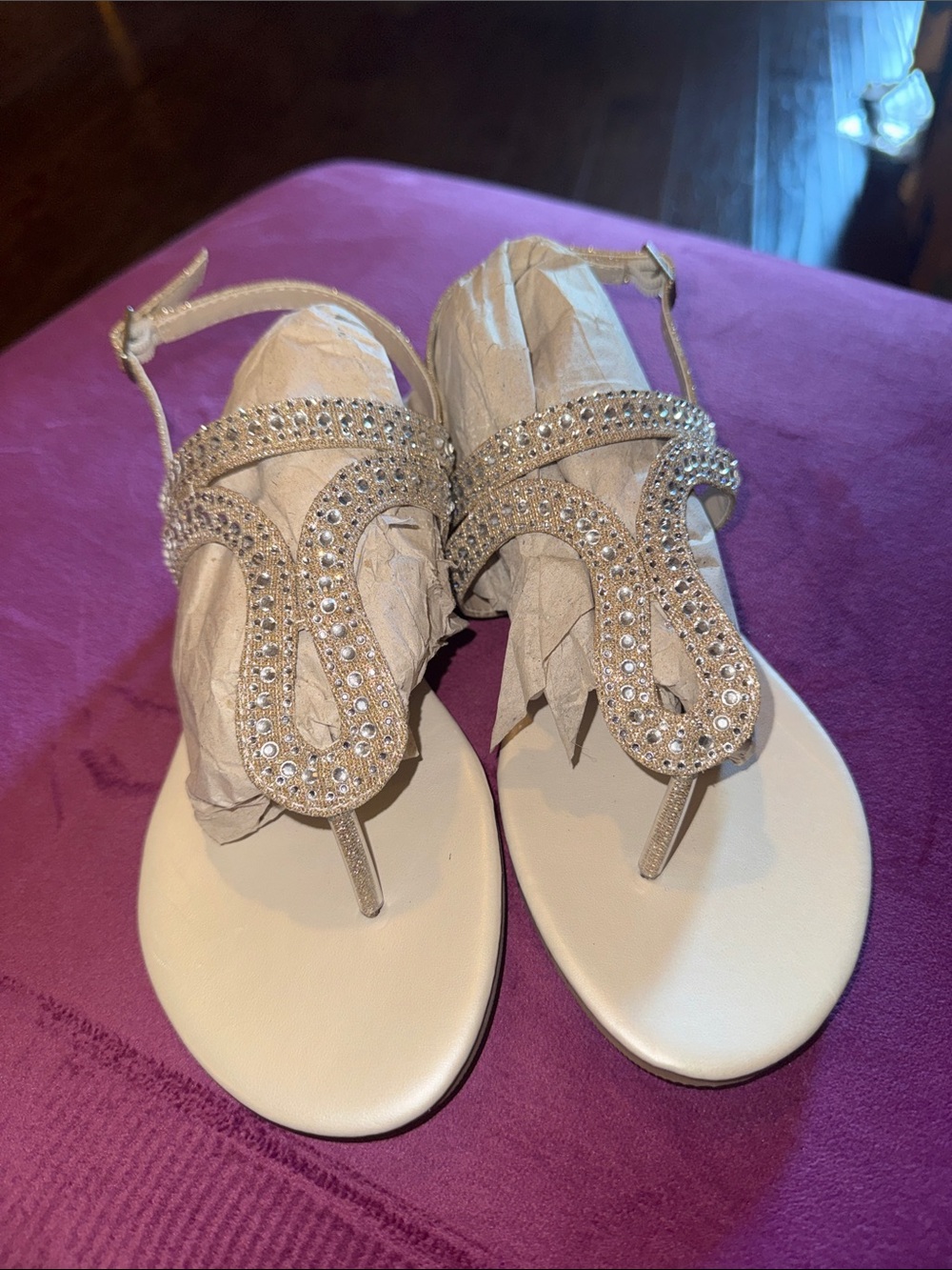 David’s Bridal DB Studio Rhinestone T-Strap Champagne Flat Sandals Ankle Strap 7